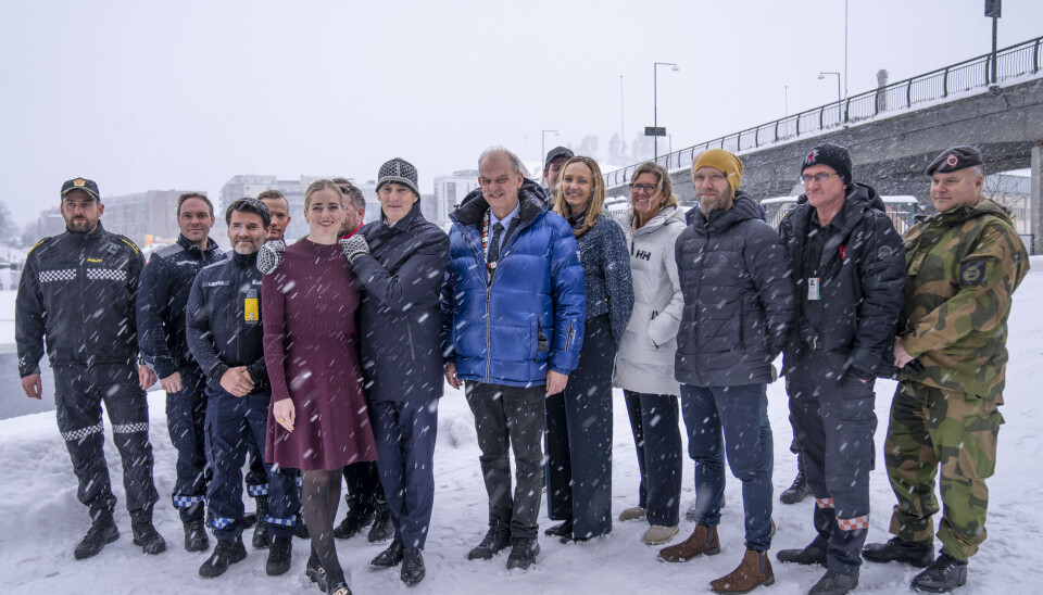 Statsminister Jonas Gahr Støre (Ap) og justis- og beredskapsminister Emilie Enger Mehl (Sp) i det kraftige snøværet på Østlandet tirsdag. Fredag legger regjeringen fram sin totalberedskapsmelding.