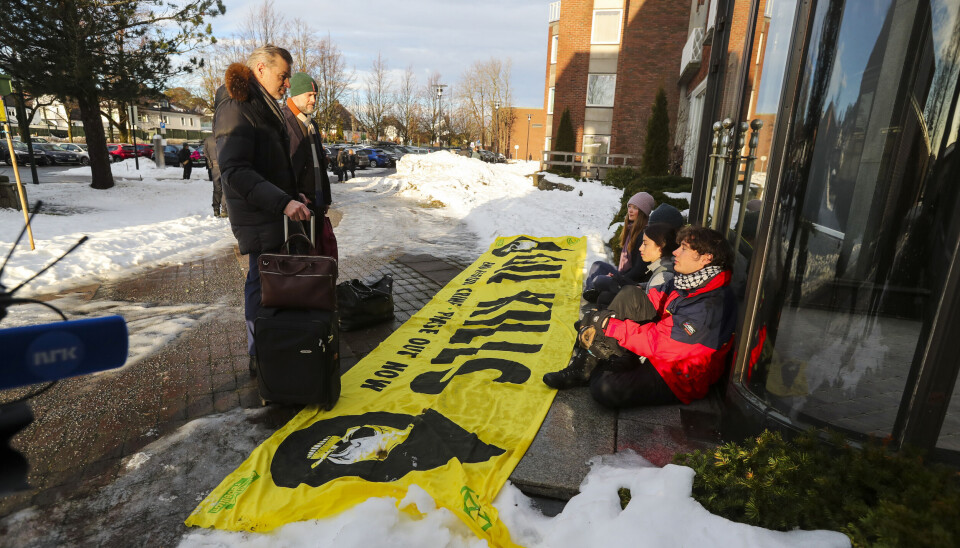 Extinction Rebellion og Greta Thunberg demonstrerer utenfor Scandic Park Sandefjord hvor Sandefjord-konferansen avholdes. Extinction Rebellion og Greta Thunberg demonstrerer utenfor Scandic Park Sandefjord hvor Sandefjord-konferansen avholdes.