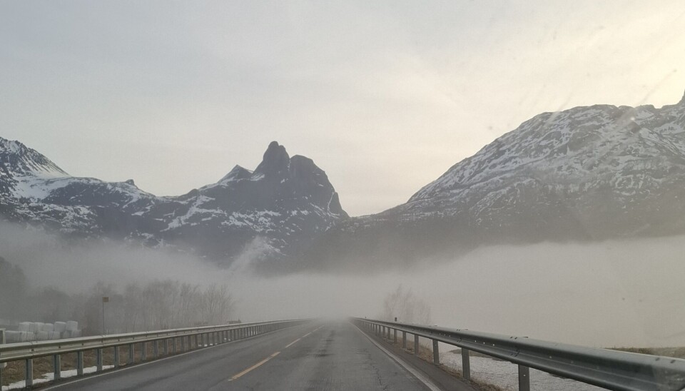 Tåke og tre plussgrader i Åndalsnes 20. januar.